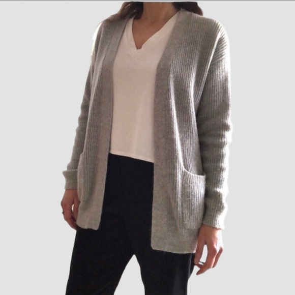 ❗️❗️SOLD❗️❗️Aritzia Talula cardigan sweater - Picture 7 of 7